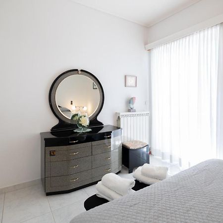 Seaside Penthouse In Каламата Екстер'єр фото